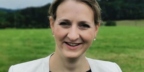 Ein Porträt der Ärztin Jana Pannenbäcker.